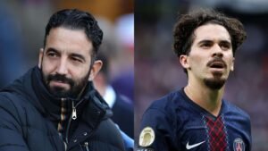 Twee voetballers, één met donker krullend haar en de ander met donker haar en een baard, in Marokkaans sportnieuws.