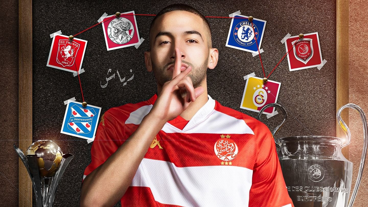 رياضي يرتدي قميص كرة قدم أحمر وأبيض يؤدي إيماءة "الصمت"، مع خلفية كؤوس كرة القدم ومباراة كرة قدم مغربية حماسية.