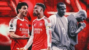 Arsenal-spelers in rode tenues tonen vastberadenheid; een achtergrond suggereert eerdere moeilijkheden, wat hun behoefte aan een mentaliteitsverandering benadrukt.