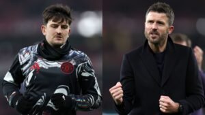 Harry Maguire in trainingskleding van Manchester United, er serieus uitziend, naast Michael Carrick die een overwinning viert in een donkere jas.