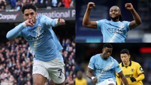 Manchester City-spelers vieren tijdens de wedstrijd tegen Wolves, met een doelpuntviering en actiefoto's in lichtblauwe tenues.