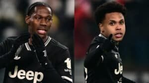 Weston McKennie et un coéquipier célèbrent pendant un match de la Juventus, tous deux vêtus de tenues noires arborant le logo 'Jeep', illustrant l'esprit d'équipe.