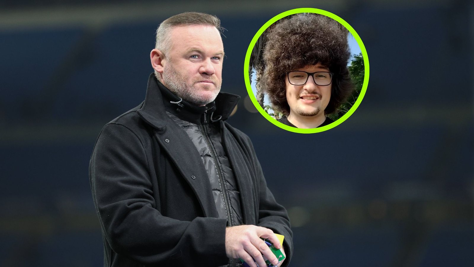 Wayne Rooney se tient en bord de touche, l'air sérieux, avec un encadré circulaire de Frank Illet exhibant sa coiffure flamboyante.