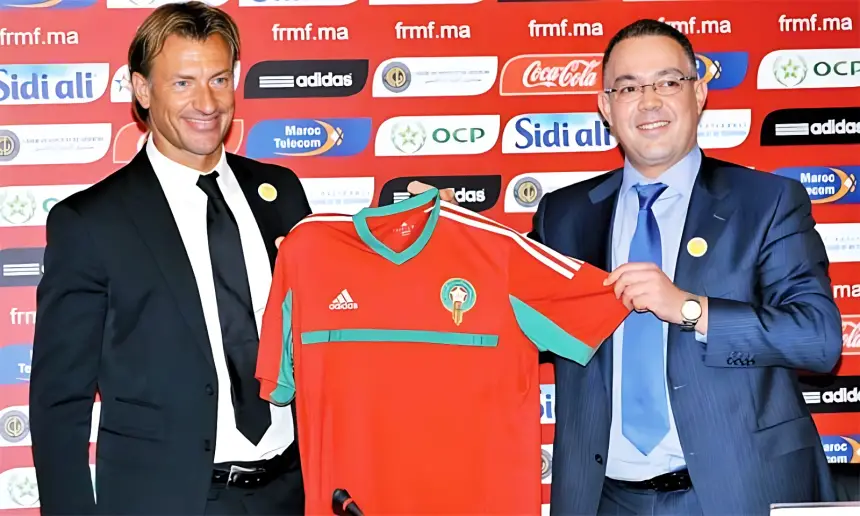 Hervé Renard and Moroccan Football Federation president present the national team's red jersey, symbolising a new chapter for Moroccan football.