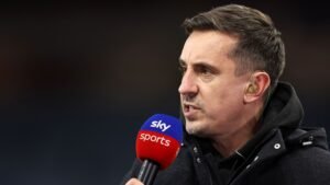 Gary Neville critique sévèrement les propriétaires et les transactions insensés de Chelsea