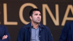 نافذة انتقالات برشلونة ترسل ديكو في رحلة سرية