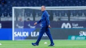 Un expert saoudien affirme que Denis n'est pas l'entraîneur approprié.