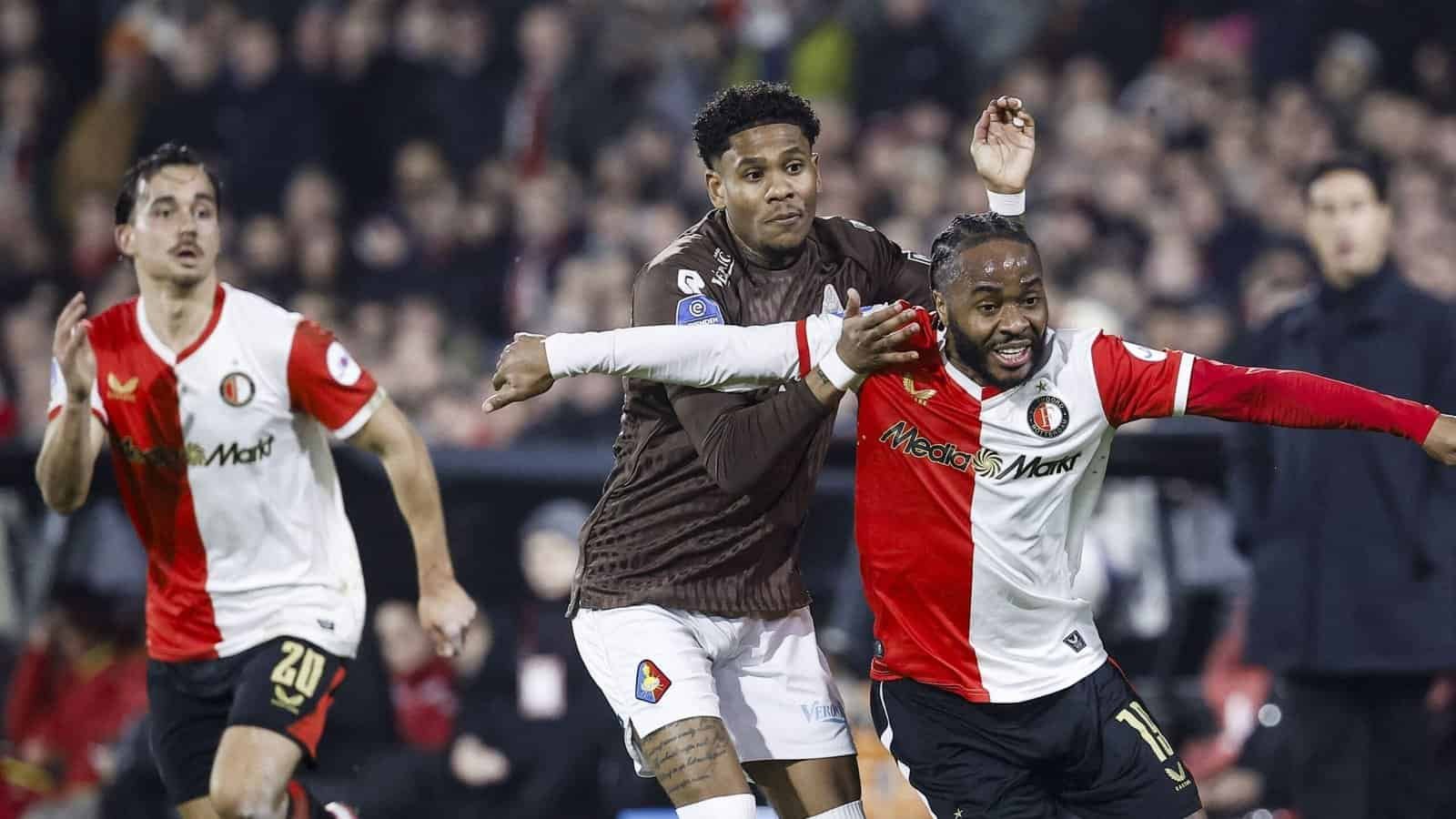 انتهت فترة نجم مانشستر سيتي السابق بعد ثلاثة أشهر فقط