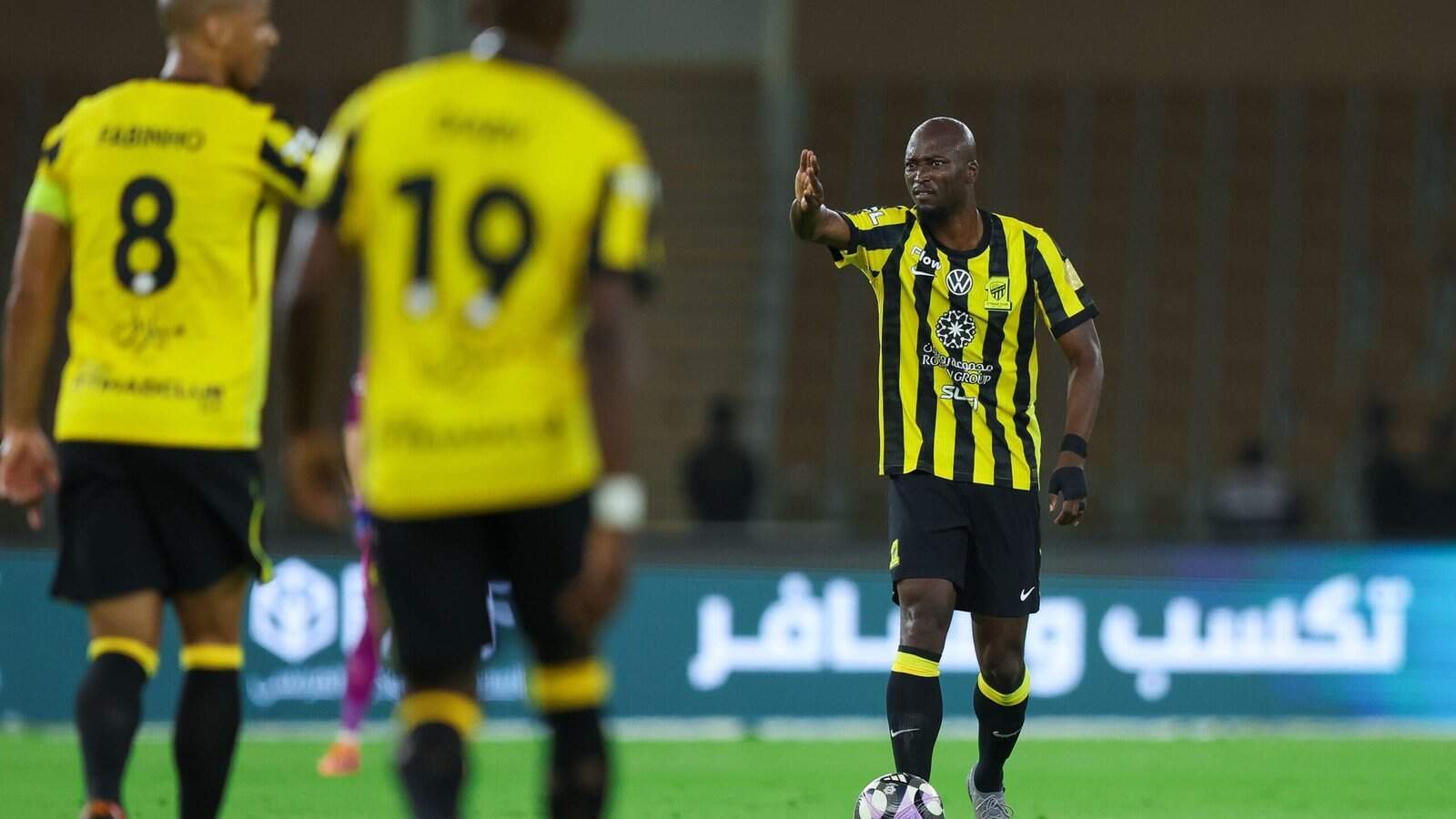 نجم الاتحاد يهدي جماهيره سيارة قبل الحملة الآسيوية