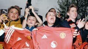 La femme d'une ancienne star de Manchester United accouche après son décès