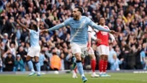 غوارديولا يرفض اعتبار هالاند الأفضل في الدوري الإنجليزي