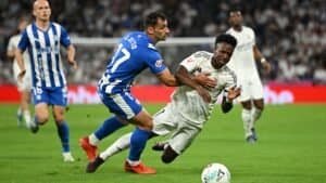 مشجعو ريال مدريد يصفرون لمبابي وفينيسيوس