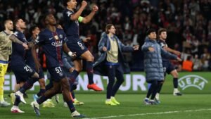 Paris verrast Bayern met een wild optreden in het Parc des Princes
