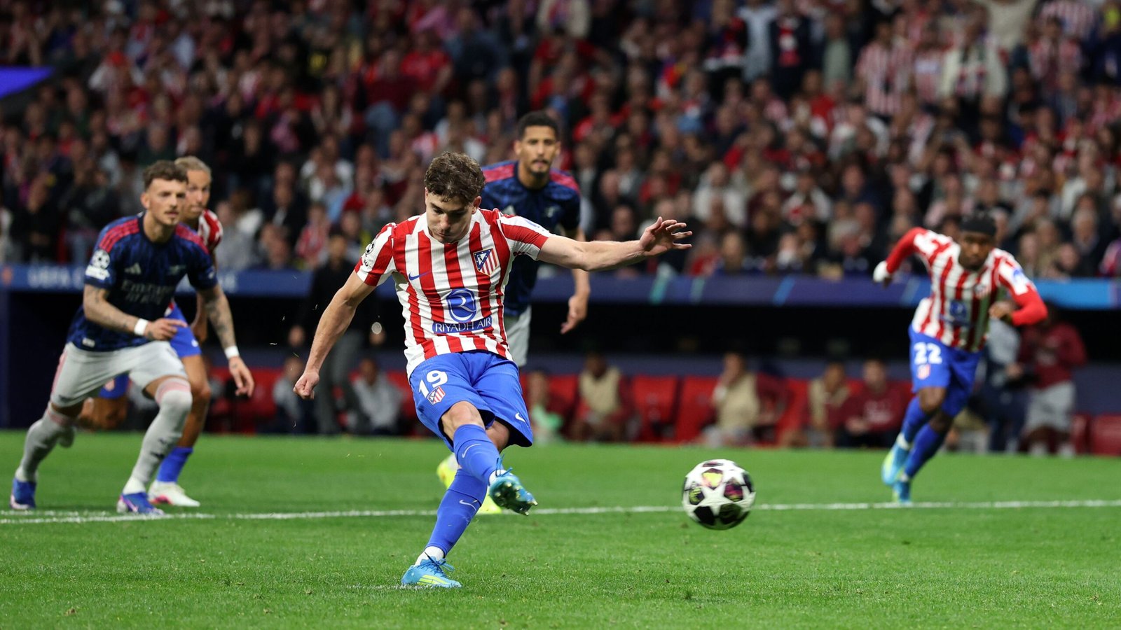 أتلتيكو مدريد يحرم أرسنال من مكان في النهائي الأوروبي