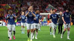 التاريخ يعيد نفسه بعد 20 عامًا، مما يشير إلى نهائي أرسنال