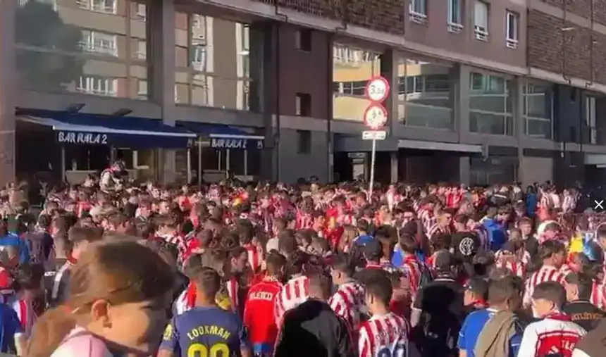 Racistische spreekkoren richten zich op moslims voorafgaand aan Barcelona-wedstrijd