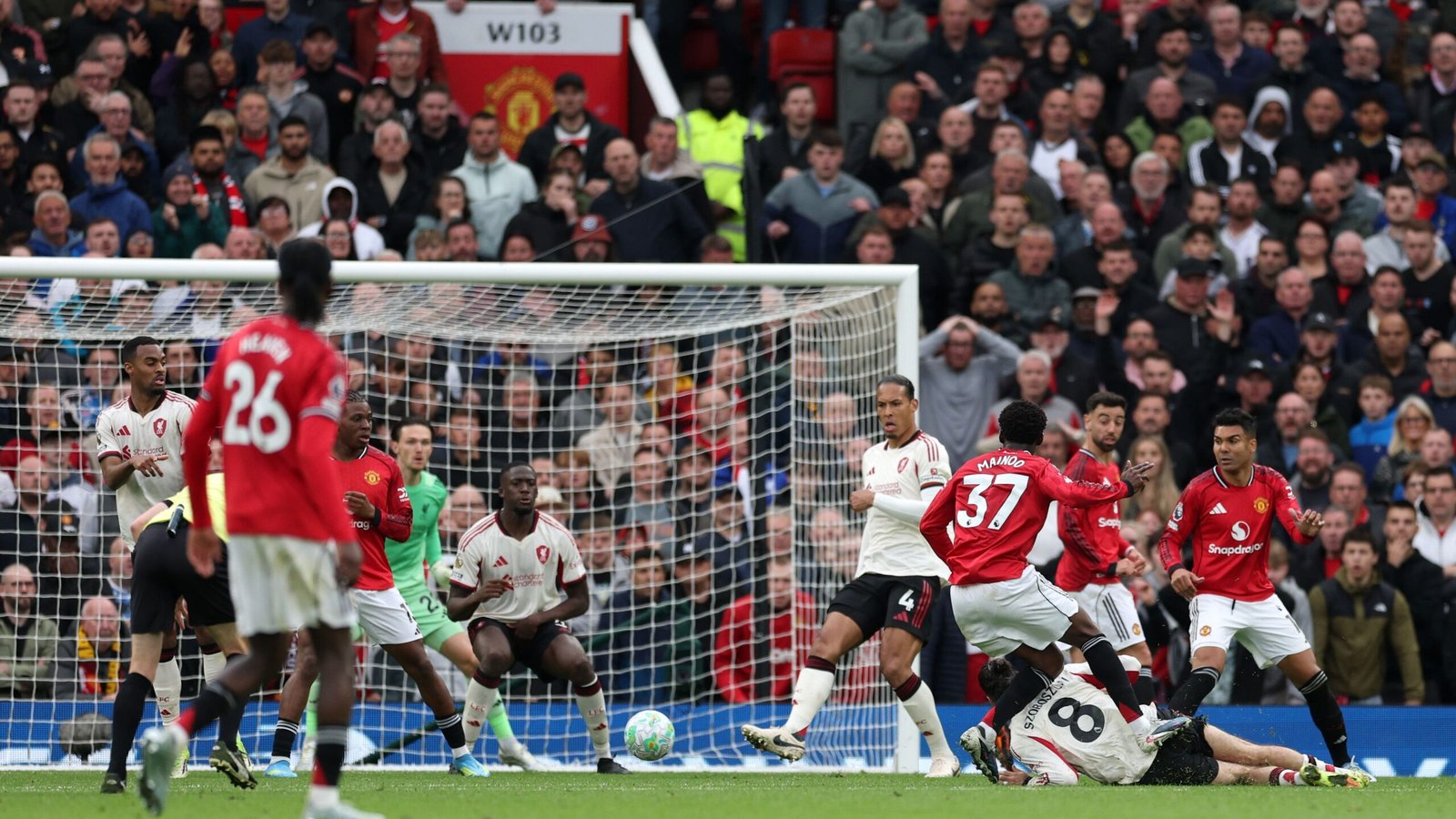 Le vainqueur de Liverpool répond aux rumeurs de départ